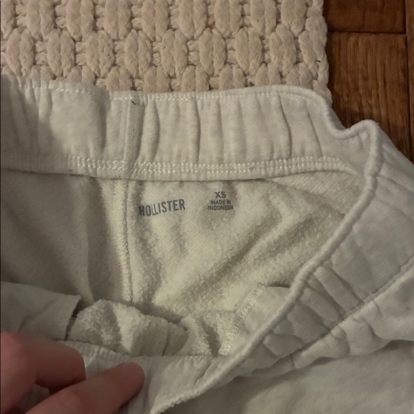 Hollister Cream Sweatpants - Picture 2 of 3